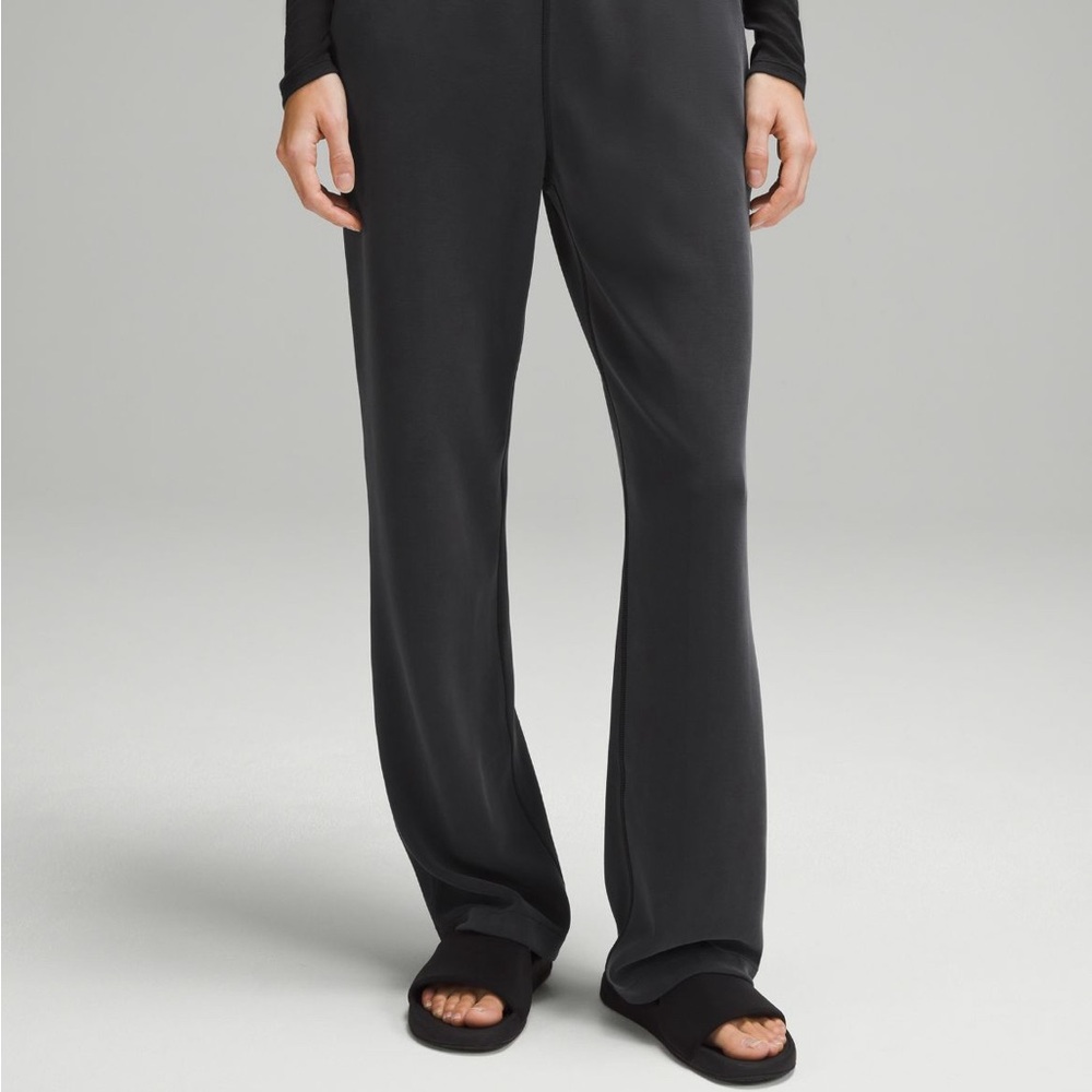 NWOT lululemon Softstreme High Rise Pants